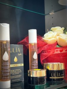 Carlotta Totaro Fila premiata in Senato grazie a “Ulìa”, la ricerca che valorizza gli ulivi salentini: un olio per la bellezza - Corriere Salentino