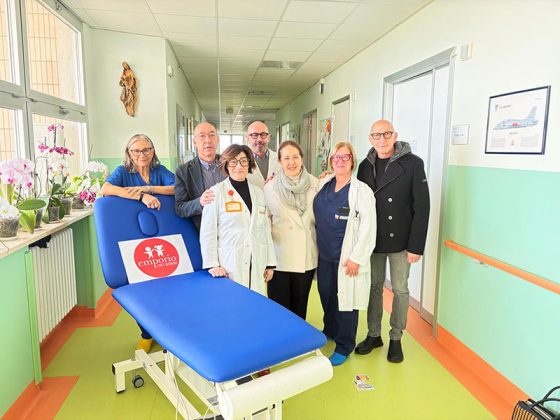 Il progetto solidale dell’Emporio dei Bimbi e dell’Associazione Figli in Paradiso – Ali tra cielo e terradona un lettino elettrico alla Chirurgia Pediatricadel P.O. Vito Fazzi - Corriere Salentino