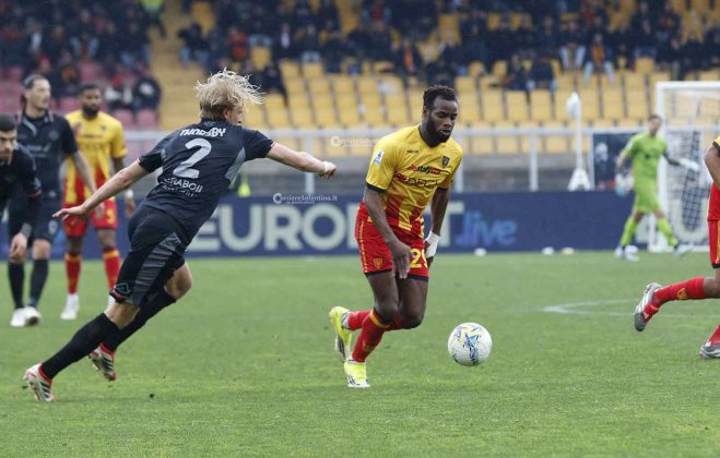 Doppio vantaggio, poi nel finale da brividi Falcone salva il Lecce: vittoria fondamentale per i giallorossi - Corriere Salentino