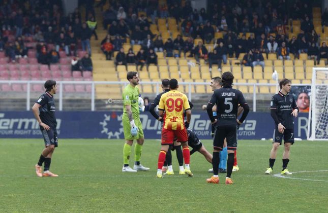 Doppio vantaggio, poi nel finale da brividi Falcone salva il Lecce: vittoria fondamentale per i giallorossi - Corriere Salentino