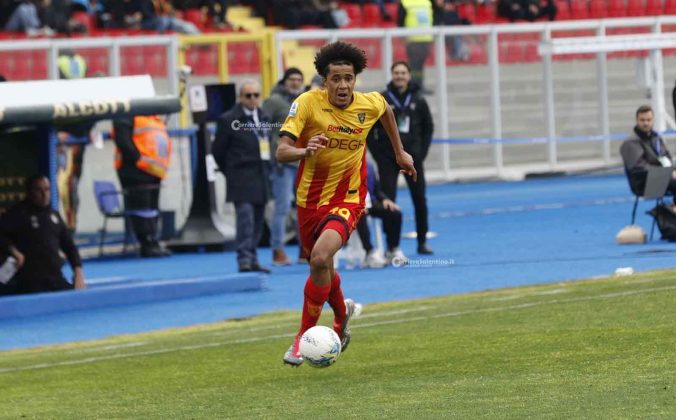 Doppio vantaggio, poi nel finale da brividi Falcone salva il Lecce: vittoria fondamentale per i giallorossi - Corriere Salentino