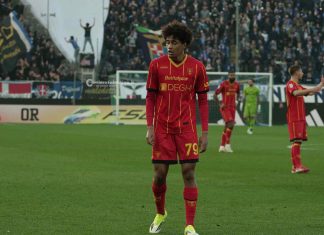 Al “Maradona” un primo tempo da applausi, poi il Napoli la ribalta e vince 2 a 1. Banda esce in barella