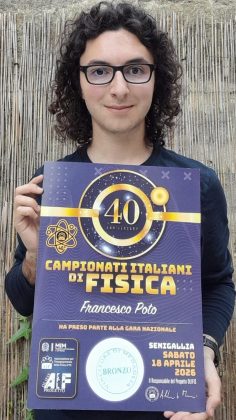 Un primo posto assoluto in Italia e quattro medaglie: gli studenti salentini trionfano in fisica e in cybersicurezza - Corriere Salentino