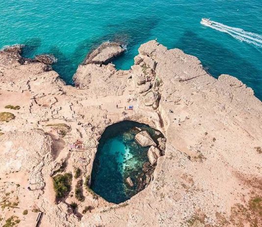 Gestione Poesia e Roca Vecchia, la protesta del comitato referendario: “Mentre si blocca il referendum, si firma con i privati un accordo di 30 anni”