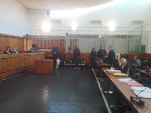 Uccise la moglie a coltellate dopo un litigio a casa: uxoricida condannato all'ergastolo con isolamento diurno di sei mesi - Corriere Salentino