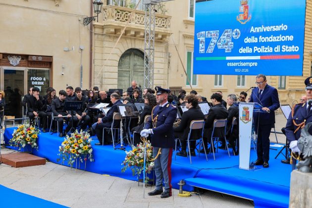 174° Anniversario della Fondazione della Polizia di Stato: il bilancio e l’omaggio ai caduti - Corriere Salentino