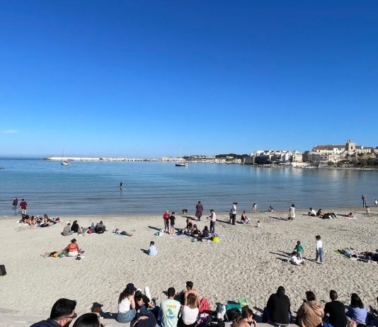 Tuffi di primavera: Pasquetta da bagno lungo tutta la costa leccese
