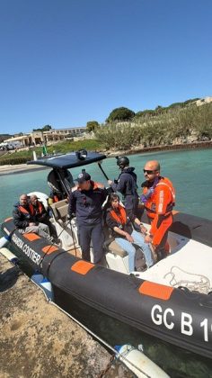 Conclusa l’esercitazione “Firevac complex 2026" sul litorale di Otranto. Simulata l’evacuazione via mare di 40 persone dagli Alimini, a causa di un vasto incendio boschivo - Corriere Salentino