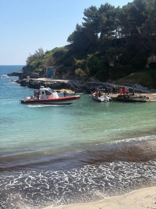 Conclusa l’esercitazione “Firevac complex 2026" sul litorale di Otranto. Simulata l’evacuazione via mare di 40 persone dagli Alimini, a causa di un vasto incendio boschivo - Corriere Salentino