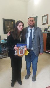 Il Presidente Tarantino ha ricevuto a Palazzo Adorno la studentessa salentina che tra pochi giorni rappresenterà l'Italia alle "Olimpiadi Europee Femminili di Matematica" - Corriere Salentino