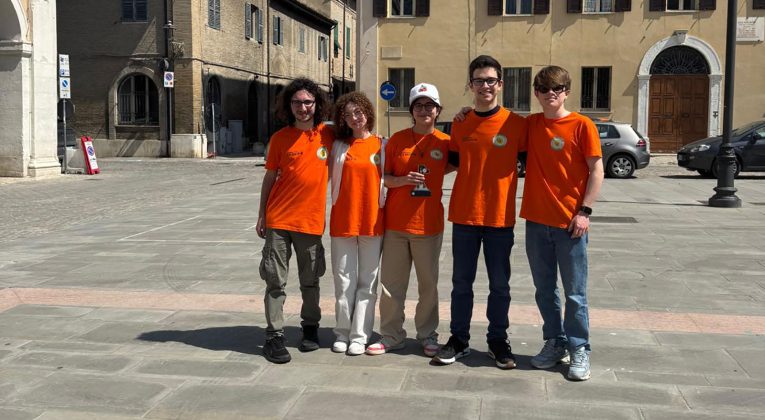 Un primo posto assoluto in Italia e quattro medaglie: gli studenti salentini trionfano in fisica e in cybersicurezza - Corriere Salentino