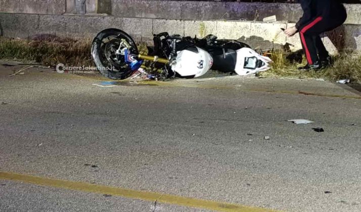 Drammatico scontro tra auto e moto lungo la Statale 275, perde la vita un 25enne - Corriere Salentino