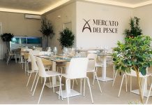il mercato del pesce raddoppia: nuovo spazio su due livelli con cocktail bar vista mare Salento da gustare - Corriere Salentino
