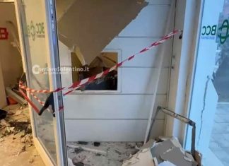 Boato nella notte per l’esplosione al bancomat e malviventi in fuga con il bottino, indagano i carabinieri
