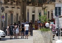 estate nel salento: cosa acquistare con i saldi prima di spiaggia, viaggi e alte temperature Notizie dall'Italia e dal mondo - Corriere Salentino