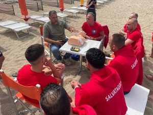 “Io Salvo”, i detenuti diventano assistenti bagnanti: tutti promossi gli allievi del progetto Mare Libero - Corriere Salentino