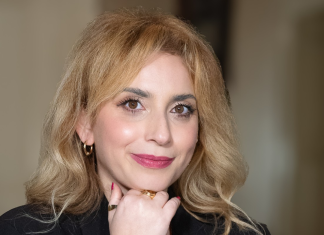 La scrittrice Cinzia Cognetti a Lecce per presentare il suo romanzo d’esordio “Note a margine del mio dolore”