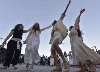 Sabato 23 maggio laboratorio di danza e percussioni del Collettivo Tambór al Castello Volante