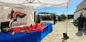 Dalla terra sottratta alle mafie germoglia il futuro: l'arma dei carabinieri al fianco dei giovani nella Masseria “La Tenente” - Corriere Salentino