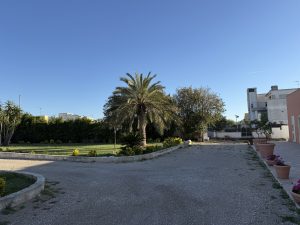 Dimora Caputo, il fascino senza tempo conquista gli stranieri: la perla nel verde che racconta il Salento più autentico - Corriere Salentino
