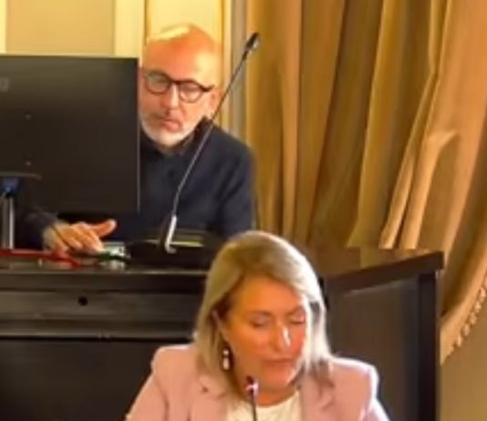 Movida, linea dura del Comune: dopo le 22 stop agli alcolici da asporto e locali aperti fino alle 3 solo con vigilanza privata