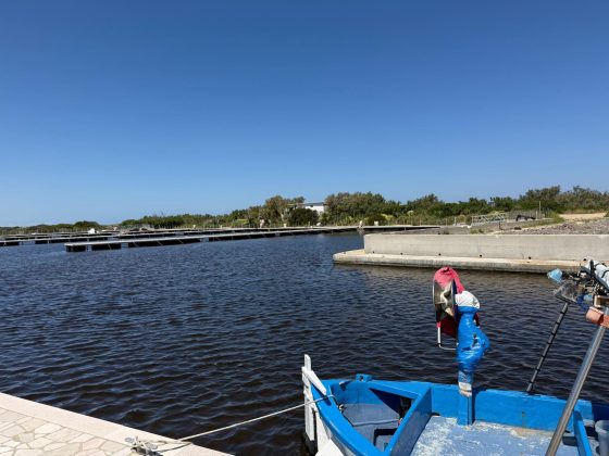Darsena di San Cataldo, ancora qualche barca dentro. La speranza di ottenere presto le autorizzazioni per uscire fuori dal pantano - Corriere Salentino