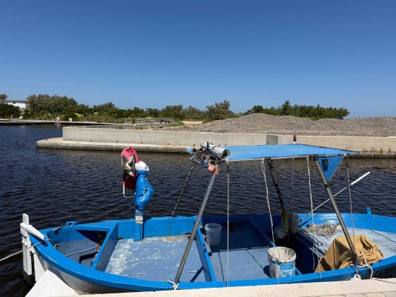 Darsena di San Cataldo, ancora qualche barca dentro. La speranza di ottenere presto le autorizzazioni per uscire fuori dal pantano - Corriere Salentino