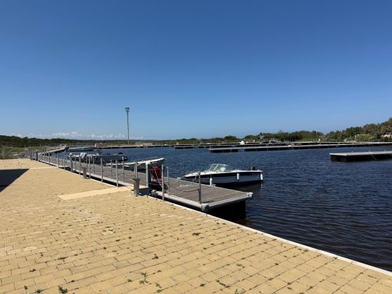 Darsena di San Cataldo, ancora qualche barca dentro. La speranza di ottenere presto le autorizzazioni per uscire fuori dal pantano - Corriere Salentino