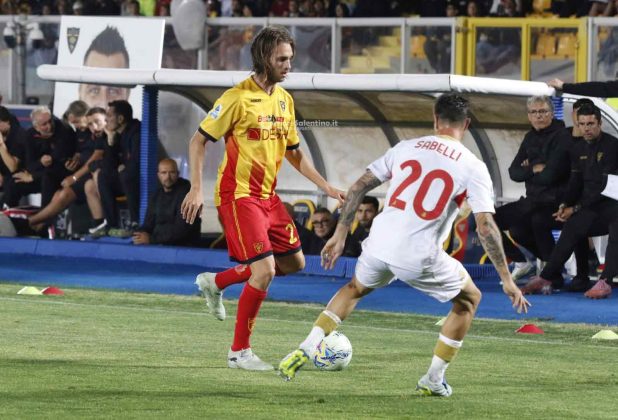 Il Lecce resta in serie A, un gol di Banda decide il match contro il Genoa - Corriere Salentino