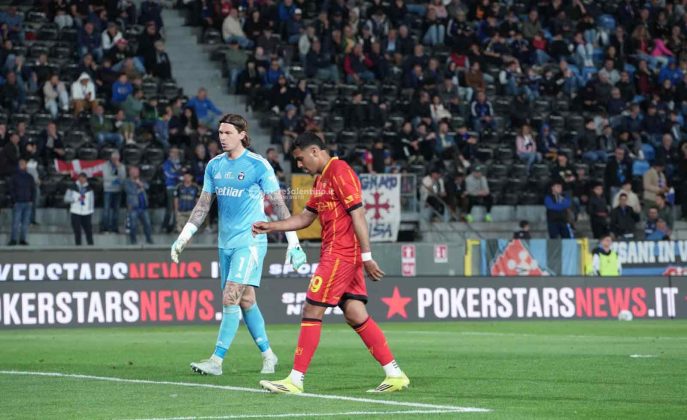 Lecce corsaro allunga sulla Cremonese, Banda e Cheddira condannano il Pisa alla B - Corriere Salentino