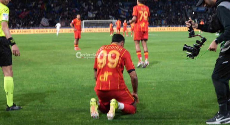 Lecce corsaro allunga sulla Cremonese, Banda e Cheddira condannano il Pisa alla B - Corriere Salentino