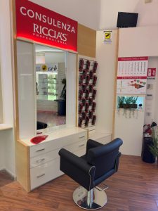 Lecce, apre il nuovo e primo Riccia’s Professional Store: uno spazio dedicato alla cultura del capello riccio - Corriere Salentino