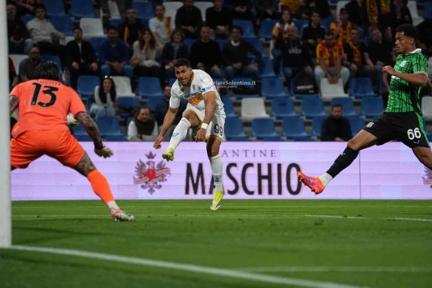 Vittoria pesante dei giallorossi all’ultimo respiro, il Lecce vince contro il Sassuolo 3 a 2 - Corriere Salentino