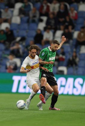 Le pagelle dei giallorossi in Sassuolo – Lecce: Cheddira doppietta e protagonista assoluto, Stulic gol pesantissimo, Banda e Gandelman assist importanti - Corriere Salentino