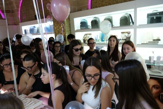 Successo per l’evento di Tondo Gioielli: a Leverano arriva Martina Strazzer, lunghe file all’ingresso - Corriere Salentino