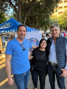 Irpef, firme e protesta in piazza Mazzini: il centrodestra leccese contro l’aumento deciso dalla Regione - Corriere Salentino