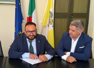 Immobile scolastico di via Dante ad Alezio: la Provincia cede al comune la gestione dell’auditorium
