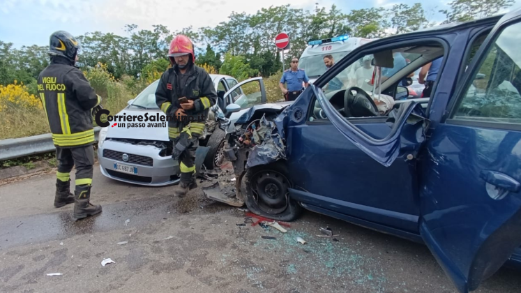 Scontro frontale sulla Statale 274. Feriti trasportati in ospedale - Corriere Salentino