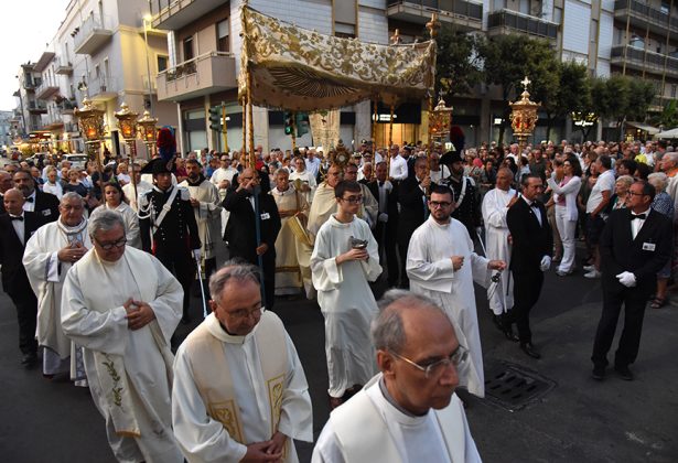 Corpus Domini diocesano anticipato al 4 giugno - Corriere Salentino