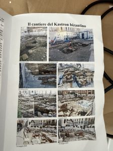 Anfiteatro, l’opuscolo scettico sui nuovi scavi. “Siamo al terrapiattismo”. Arthur rilancia: “Mille anni di storia da scoprire” - Corriere Salentino