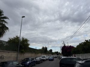 Via Puccini, marciapiedi impercorribili, degrado e allarme dei residenti. Il caso della “villa Massari” - Corriere Salentino