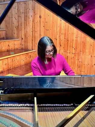 Sabato 4 luglio per "Classica d'Estate... & wine" 2026 i pianisti Maria Angela Nestola e Francesco Leccese in concerto - Corriere Salentino