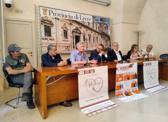 Il 21 giugno a Copertino torna "Voli di versi": presentato in Provincia il Premio e i nove vincitori della quarta edizione - Corriere Salentino