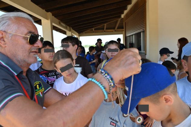 Arnesano, successo per l'iniziativa "Estate con la Scuderia Alfisti Giallo Verdi": un ponte tra storia dei motori e legalità al Marèsca Summer Camp - Corriere Salentino
