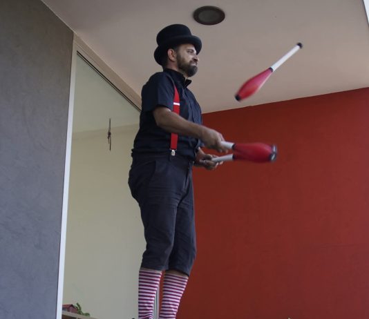 Imparare a prendersi cura della natura con il circo teatro