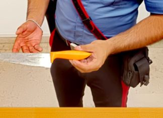 Minaccia l’ex moglie con un coltello: arrestato un 42enne. Decisivo l’allarme lanciato dalla figlia