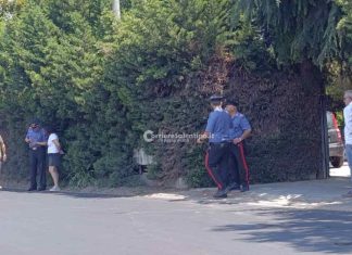 Giallo ad Aradeo: coppia aggredita in una villa, un ferito da arma da fuoco