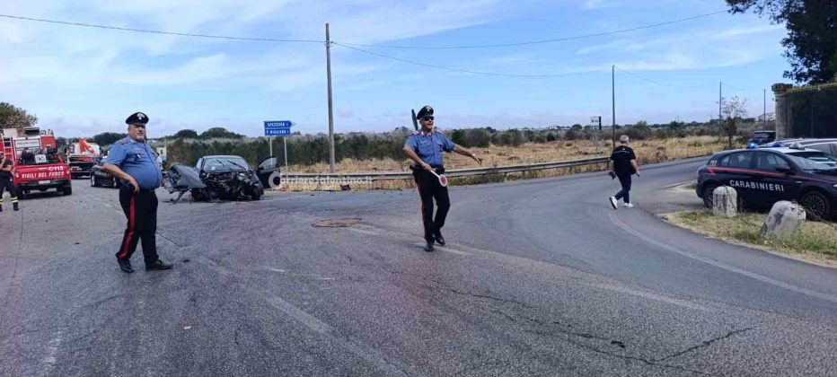 Quattro feriti in uno scontro tra due auto, il più grave portato in ospedale in codice rosso - Corriere Salentino