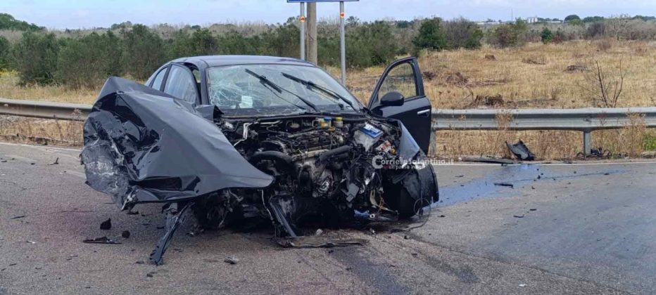 Quattro feriti in uno scontro tra due auto, il più grave portato in ospedale in codice rosso - Corriere Salentino