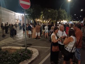 Carmiano riscopre le sue strade: il successo della Notte Bianca di Via Roma. Il sindaco Erroi: "Un risultato che ripaga ogni sforzo, ora pensiamo già alla prossima edizione" - Corriere Salentino